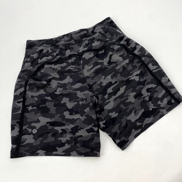 Lululemon camo Men's Athletic Shorts - Picture 3 of 4